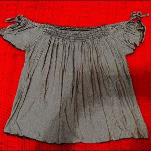 Off the shoulder American Eagle top
